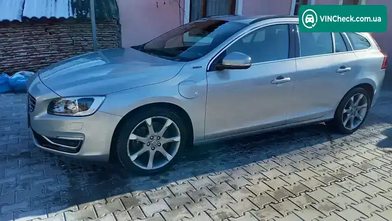 Volvo V60 2013, фото з оголошення 2 з 21, VIN YV1GWAA50E1180822
