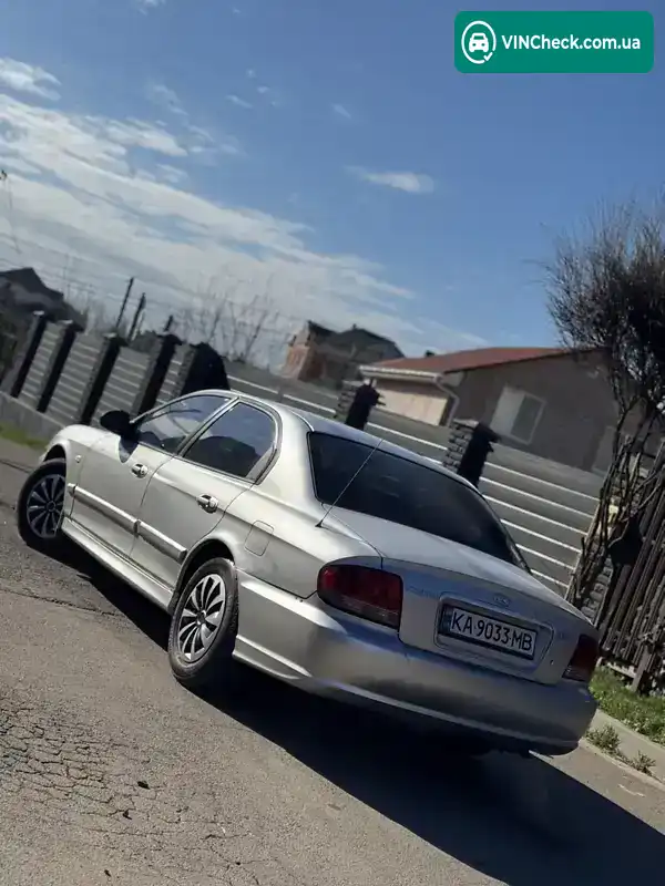 Hyundai Sonata 2003, фото з оголошення 2 з 16, VIN KMHEM41BP4A929034