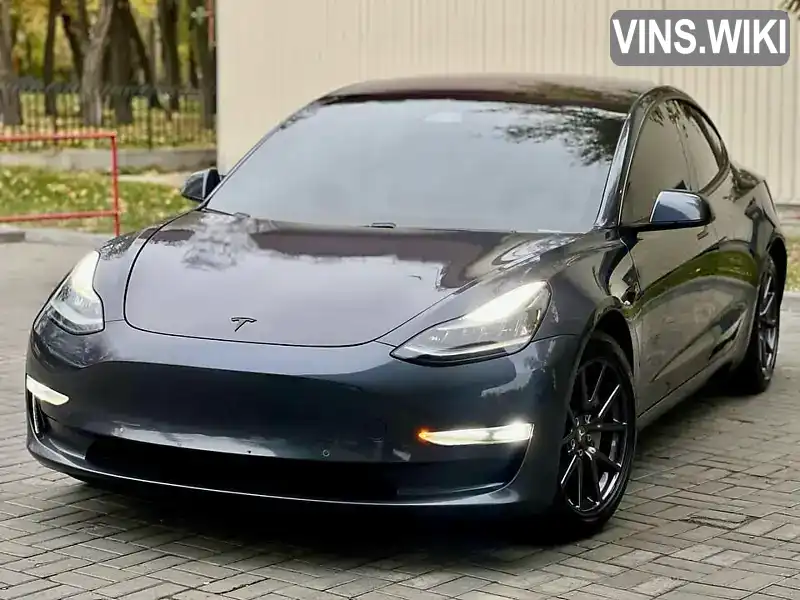 Tesla Model 3 2018, фото з оголошення 1 з 12, VIN 5YJ3E1EB8JF170138