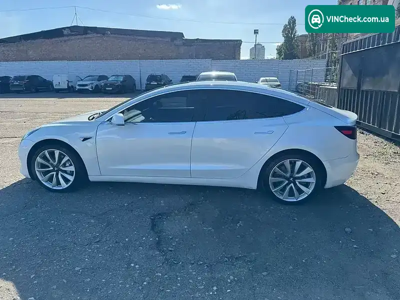 Tesla Model 3 2019, фото з оголошення 2 з 19, VIN 5YJ3E1EC0LF627651