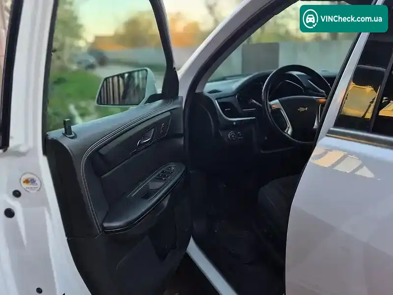 Chevrolet Traverse 2015, фото з оголошення 2 з 8, VIN 1GNKRHKD9GJ196092