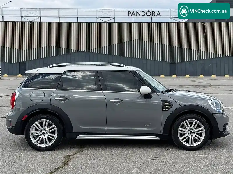 MINI Countryman 2017, фото з оголошення 2 з 10, VIN WMZYV5C36H3E01802