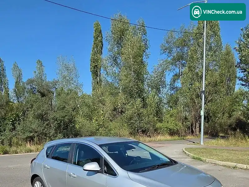 Opel Astra 2010, фото з оголошення 2 з 17, VIN W0LPE6EJXA8055593