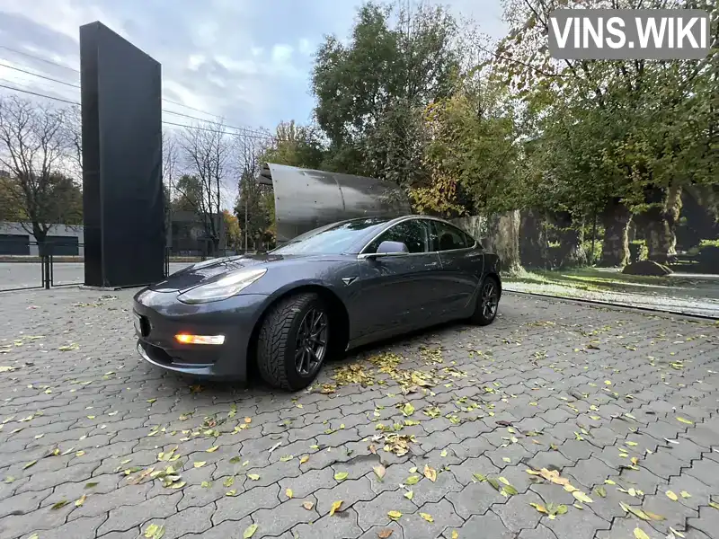 Tesla Model 3 2018, фото з оголошення 2 з 11, VIN 5YJ3E1EA1JF158985