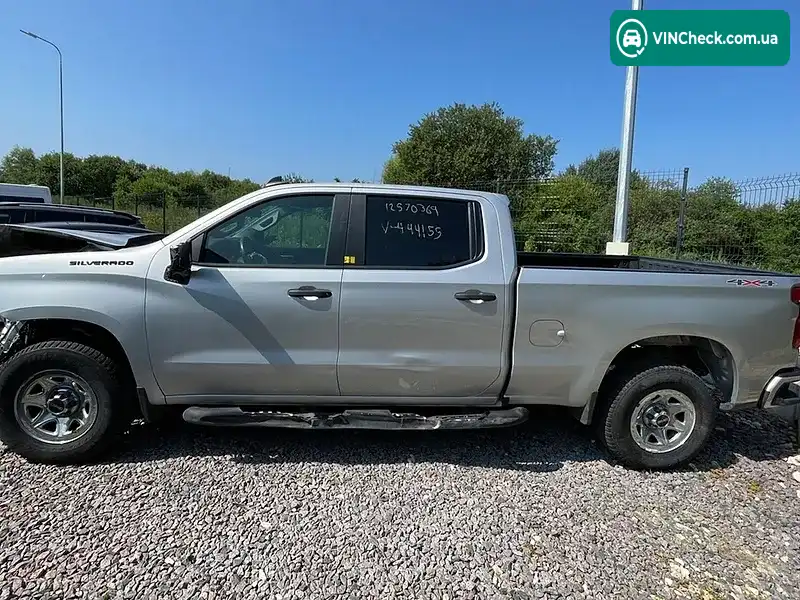 Chevrolet Silverado 2021, фото з оголошення 2 з 11, VIN 1GCPYBEK2MZ444155