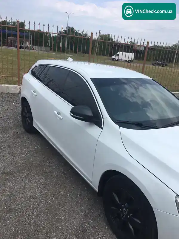 Volvo V60 2014, фото з оголошення 2 з 7, VIN YV1FW8481E1200171