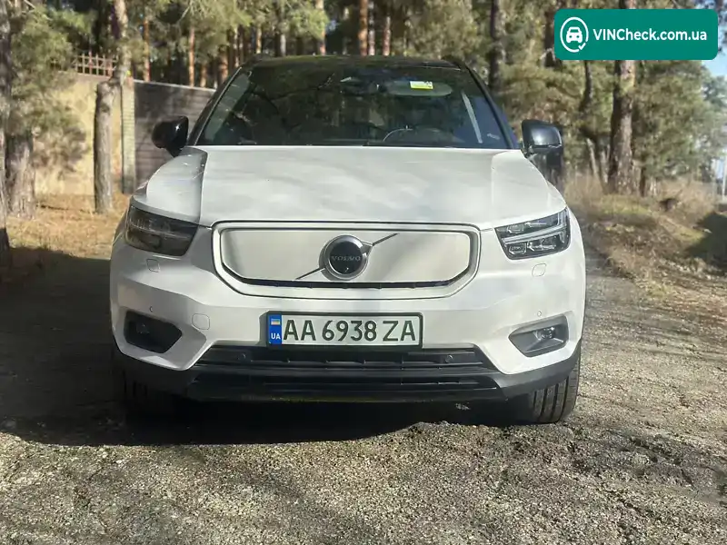 Volvo XC40 2021, фото з оголошення 2 з 20, VIN YV4ED3UB8N2703524