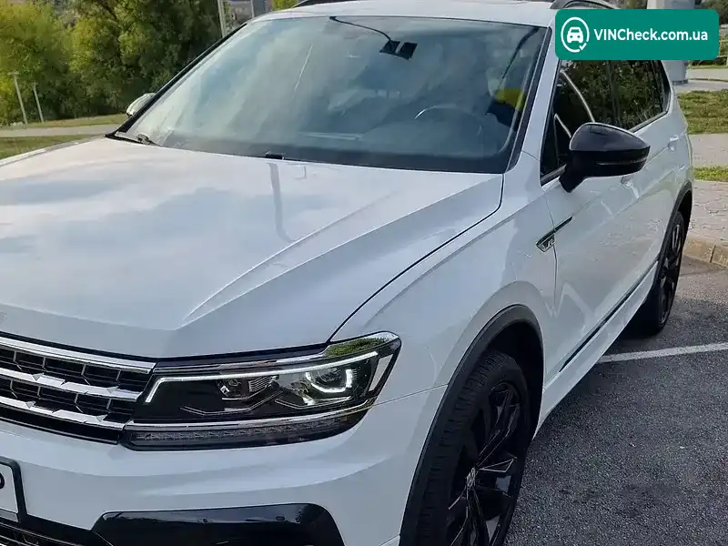 Volkswagen Tiguan 2021, фото з оголошення 1 з 20, VIN 3VV3B7AX7MM129482