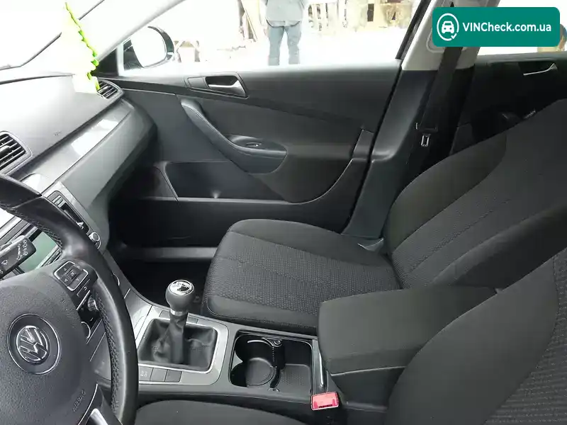 Volkswagen Passat 2010, фото з оголошення 2 з 10, VIN WVWZZZ3CZAE147589