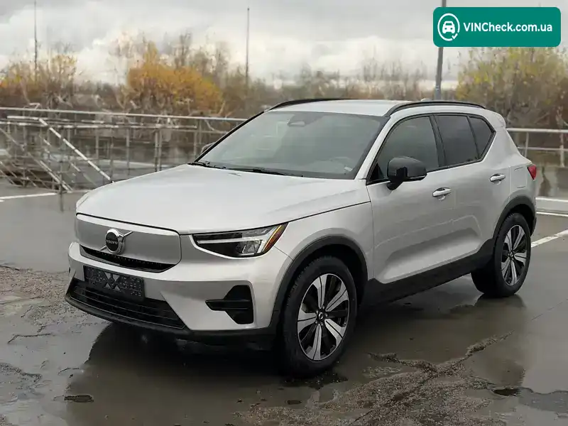 Volvo XC40 2022, фото з оголошення 2 з 18, VIN YV4ED3UK7P2992737