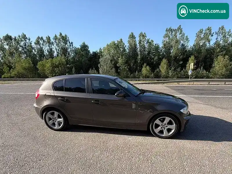 BMW 1 Series 2005, фото з оголошення 2 з 6, VIN WBAUF51040JS59738