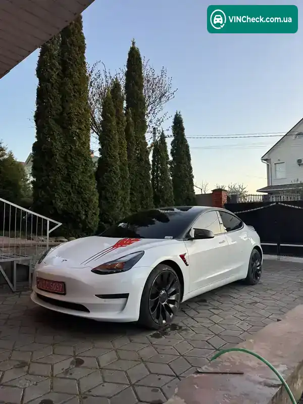 Tesla Model 3 2021, фото з оголошення 1 з 9, VIN 5YJ3E1EC7NF107367