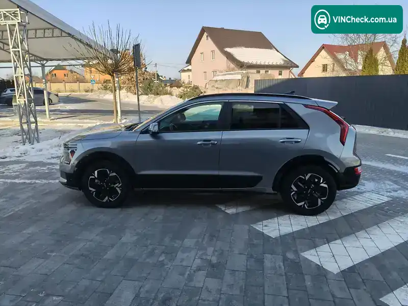 Kia Niro 2023, фото з оголошення 2 з 21, VIN KNDCR3L10P5053934