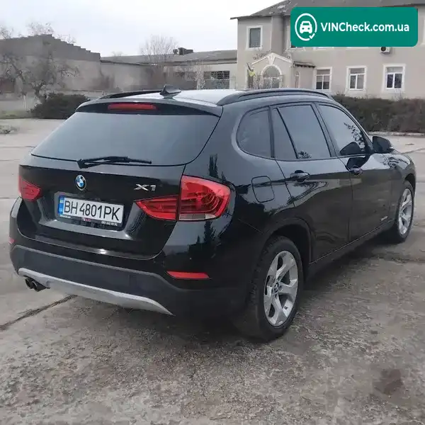 BMW X1 2013, фото з оголошення 2 з 14, VIN WBAVM1C50EVW51563