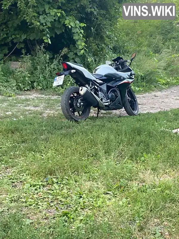 Suzuki GSX 250R 2017, фото з оголошення 1 з 9, VIN LC6DN11AZ01110477