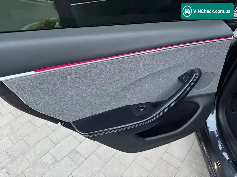 Tesla Model 3 2025, фото з оголошення 2 з 20, VIN 5YJ3E1EA5SF031450