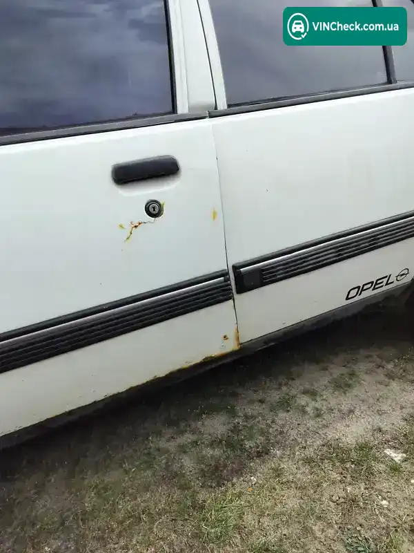 Opel Ascona 1986, фото з оголошення 2 з 10, VIN W0L000084H6002550