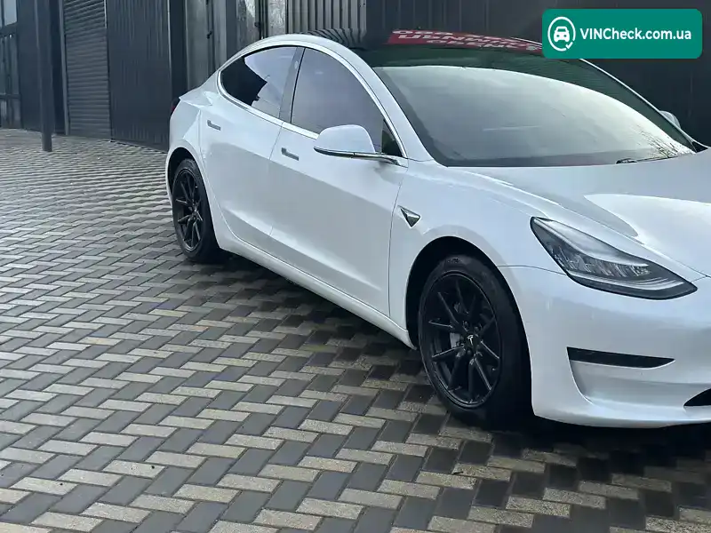 Tesla Model 3 2020, фото з оголошення 2 з 10, VIN 5YJ3E1EA4LF798532