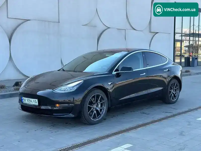 Tesla Model 3 2019, фото з оголошення 1 з 18, VIN 5YJ3E1EA0KF313401