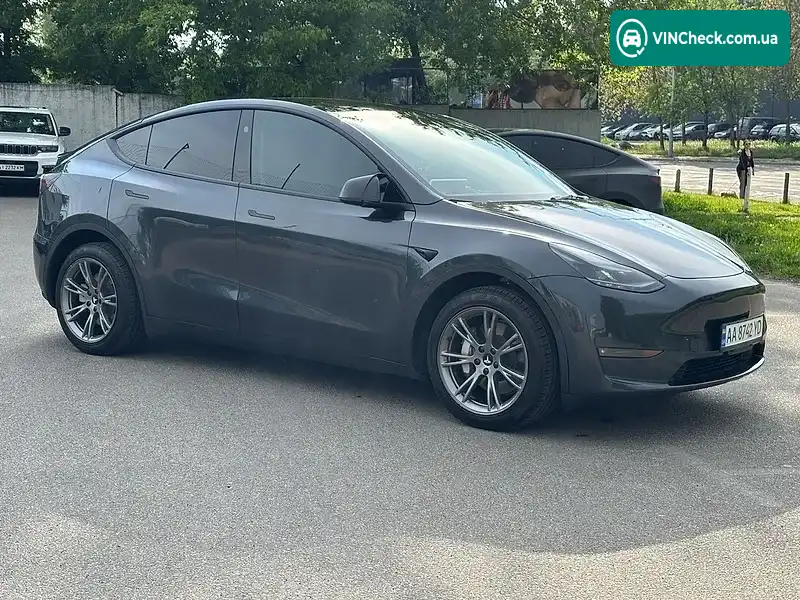 Tesla Model Y 2024, фото з оголошення 2 з 20, VIN 7SAYGDEE8RF119829