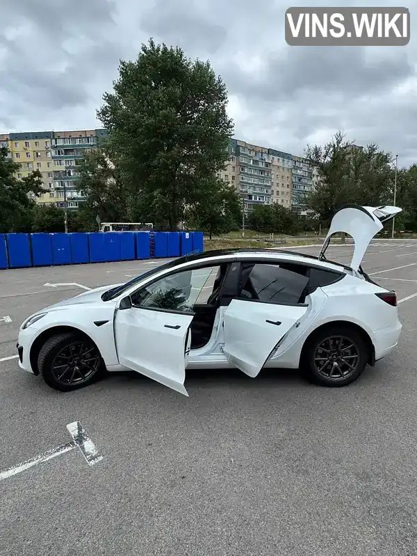 Tesla Model 3 2019, фото з оголошення 2 з 19, VIN 5YJ3E1EBXLF619581