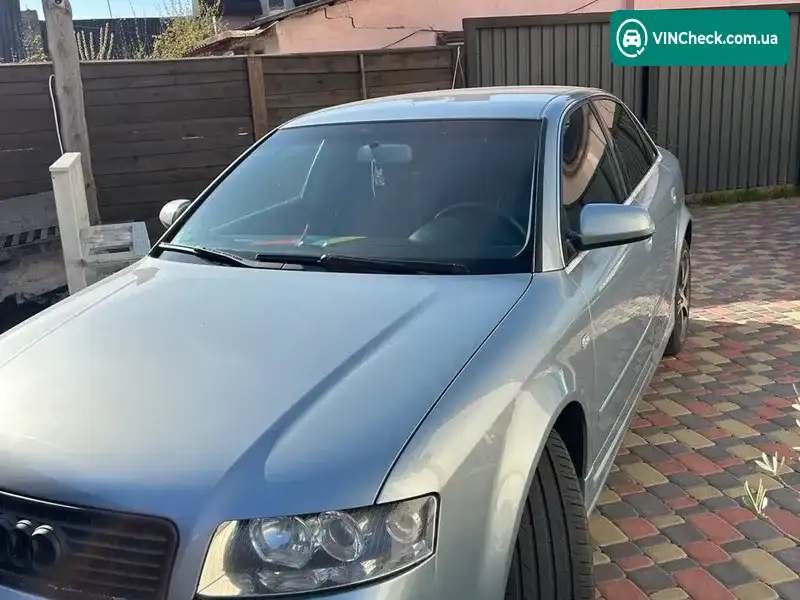 Audi A4 2004, фото з оголошення 2 з 11, VIN WAUZZZ8E85Z056589