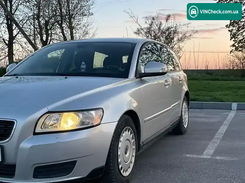 Volvo V50 2009, фото з оголошення 2 з 20, VIN YV1MW76F2A2533159