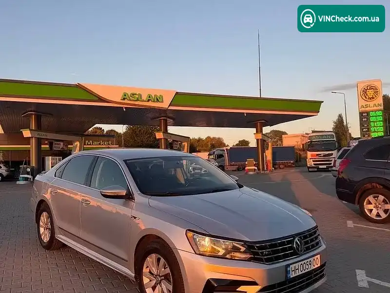 Volkswagen Passat 2017, фото з оголошення 1 з 19, VIN 1VWDT7A30HC065559