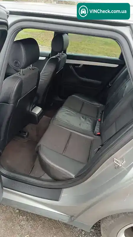 Audi A4 2003, фото з оголошення 2 з 16, VIN WAUZZZ8E73A274762