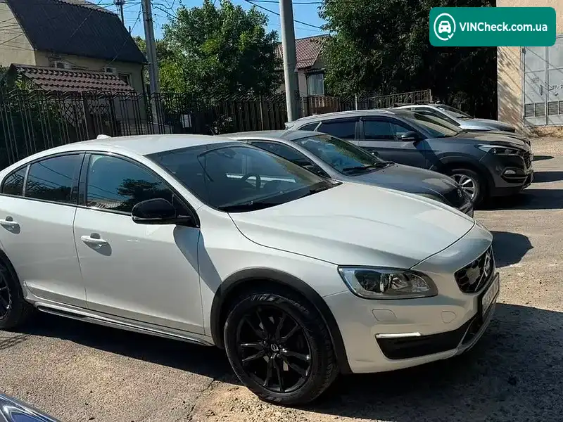 Volvo S60 2017, фото з оголошення 2 з 13, VIN YV1FH40LCJ2006518