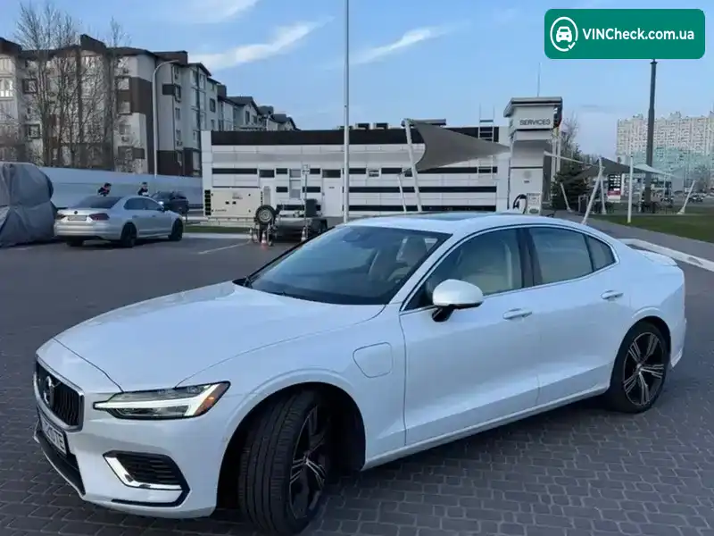 Volvo S60 2020, фото з оголошення 2 з 21, VIN 7JRBR0FL4MG095595