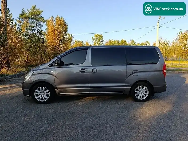 Hyundai H-1 2009, фото з оголошення 2 з 18, VIN KMHWH81JP9U145634