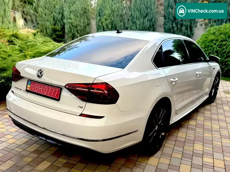 Volkswagen Passat 2016, фото з оголошення 2 з 20, VIN 1VWDT7A31HC020307