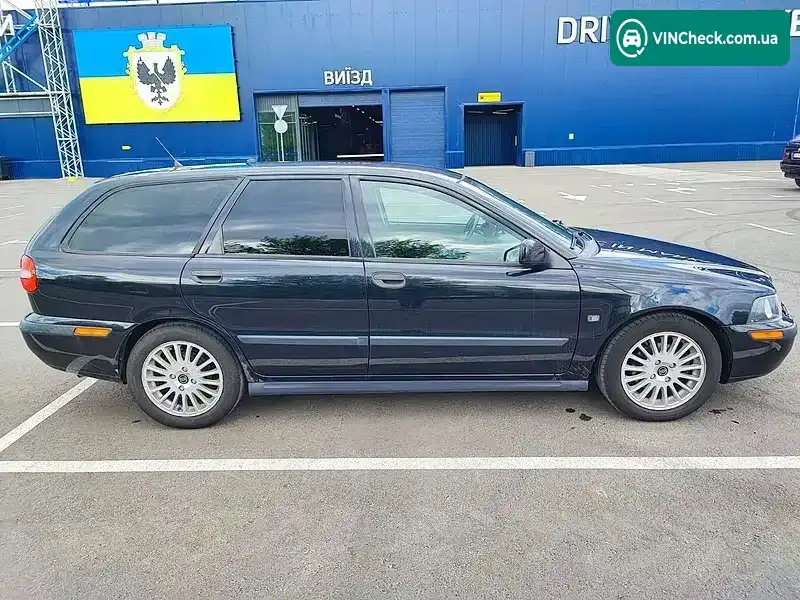 Volvo V40 2004, фото з оголошення 2 з 21, VIN YV1VW14K24F103175