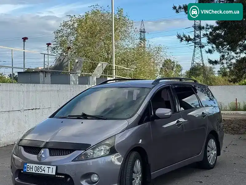 Mitsubishi Grandis 2004, фото з оголошення 2 з 8, VIN JMBLRNA4W4Z002740