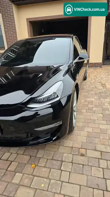 Tesla Model 3 2018, фото з оголошення 2 з 20, VIN 5YJ3E1EB3JF186828
