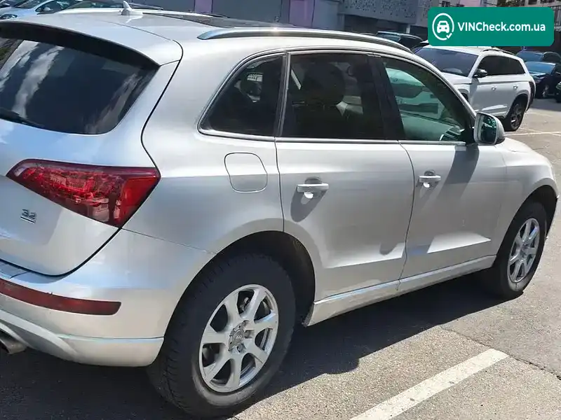 Audi Q5 2010, фото з оголошення 2 з 10, VIN WA1LKAFP0AA092749