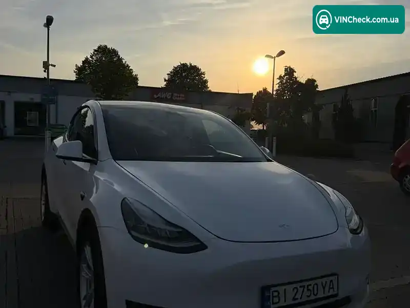 Tesla Model Y 2021, фото з оголошення 2 з 20, VIN 7SAYGDEE6NF322650