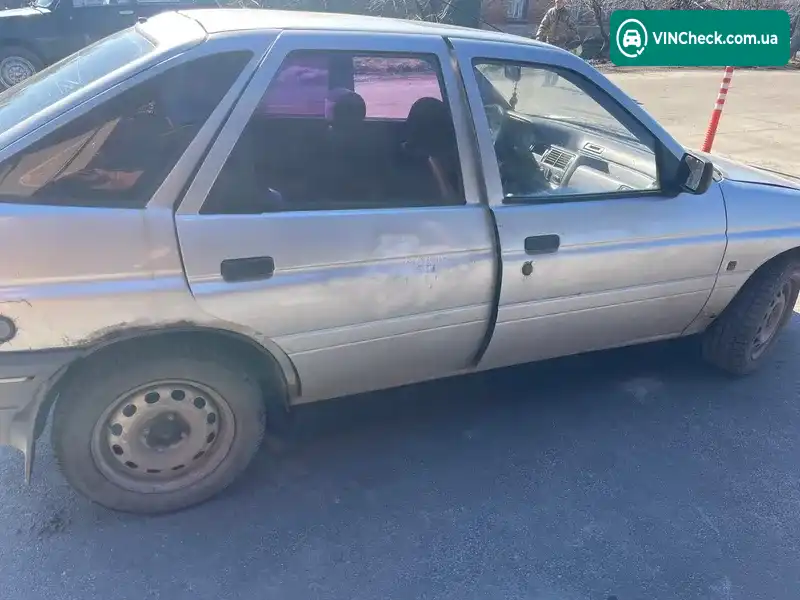 Ford Escort 1993, фото з оголошення 1 з 8, VIN WF0AXXGCAANB28201