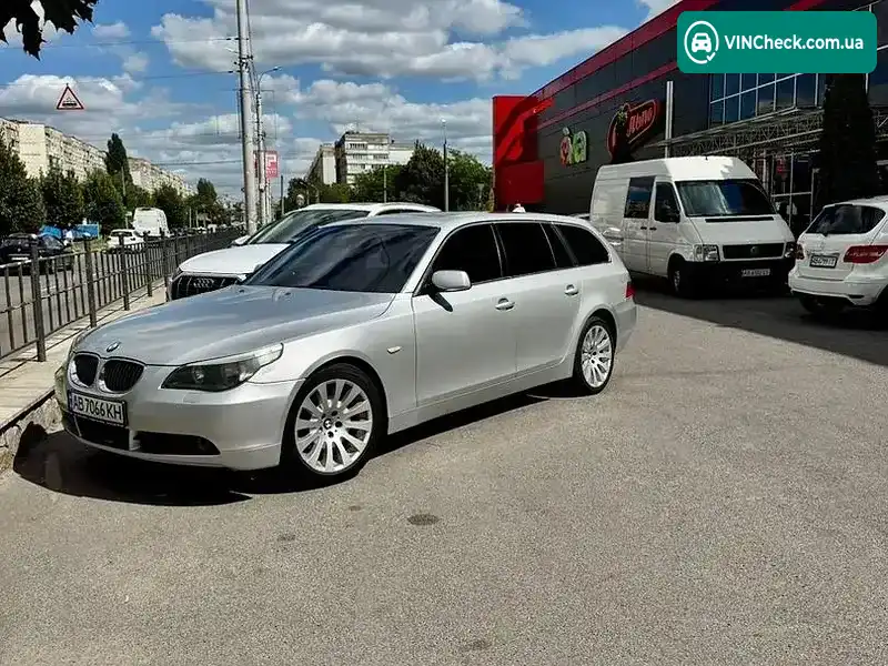 BMW 5 Series 2004, фото з оголошення 1 з 16, VIN WBANJ510X0B425080