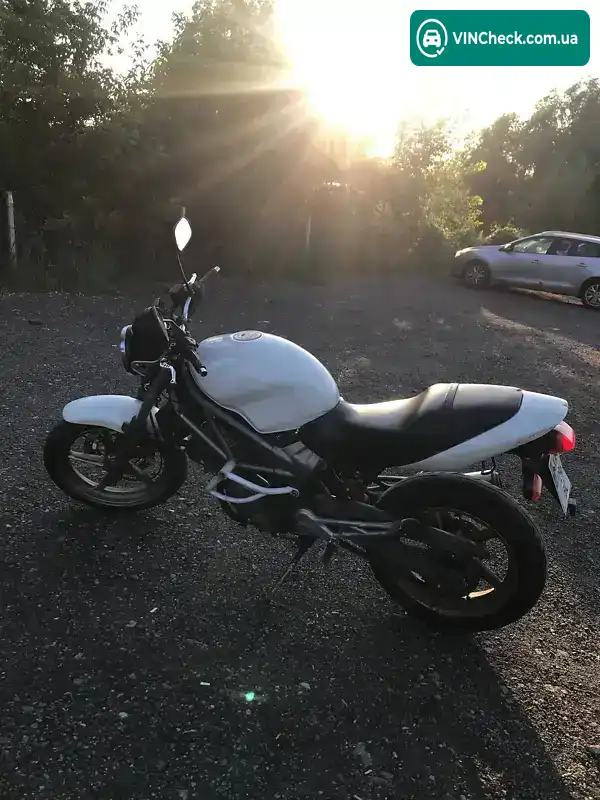 Honda VTR 250 2002, фото з оголошення 2 з 9, VIN JHZ000MC331002281