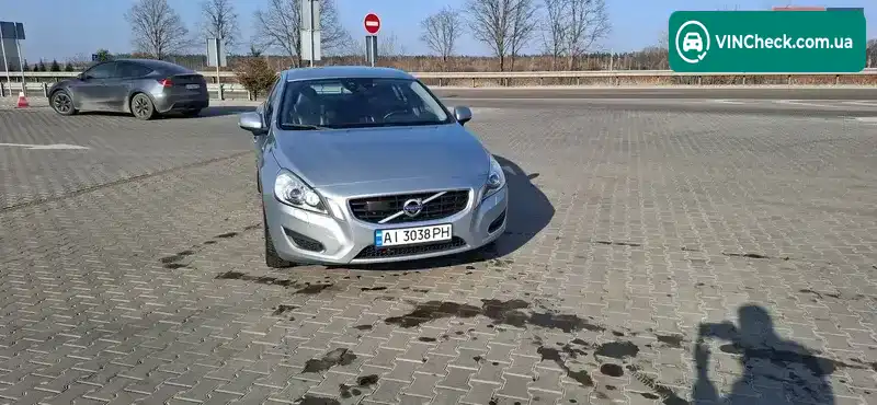 Volvo S60 2010, фото з оголошення 2 з 21, VIN YV1FS5250B2004454