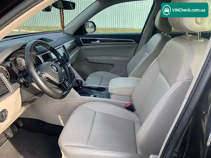 Volkswagen Atlas 2018, фото з оголошення 2 з 9, VIN 1V2DR2CA4JC556219