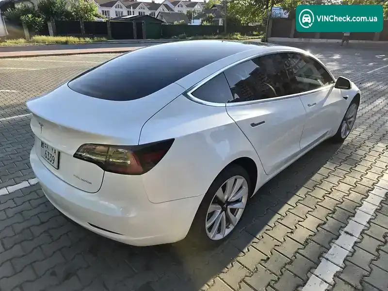 Tesla Model 3 2019, фото з оголошення 2 з 9, VIN 5YJ3E1EBXLF651155