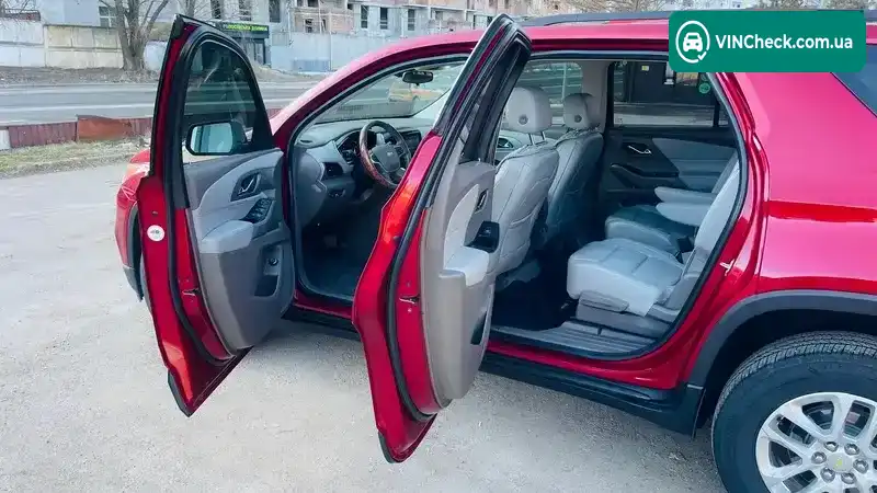 Chevrolet Traverse 2020, фото з оголошення 2 з 21, VIN 1GNERHKW6LJ226240