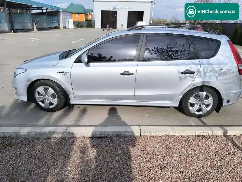 Hyundai i30 2010, фото з оголошення 2 з 13, VIN TMADB81CABJ058400