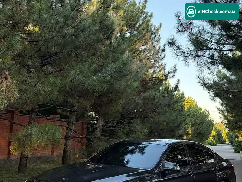 BMW 5 Series 2011, фото з оголошення 2 з 19, VIN WBAXA51000C585777