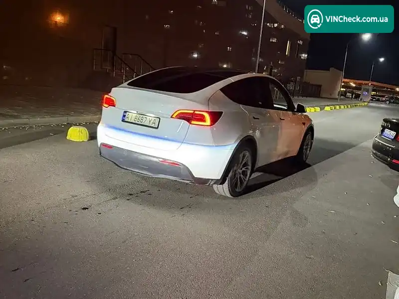 Tesla Model Y 2021, фото з оголошення 2 з 13, VIN 5YJYGDEDXMF106982