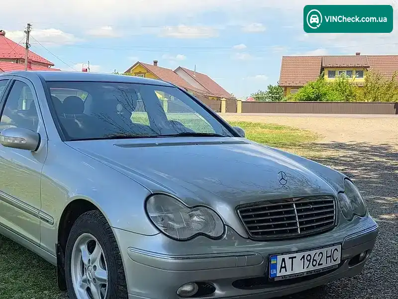 Mercedes-Benz C-Class 2004, фото з оголошення 2 з 21, VIN WDB2030421F550353