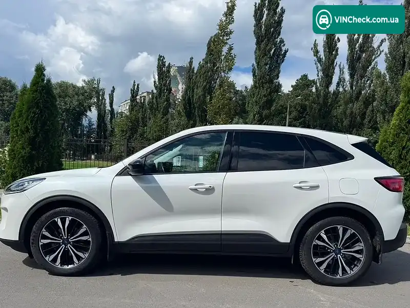 Ford Escape 2022, фото з оголошення 2 з 20, VIN 1FMCU0BZXNUA07207